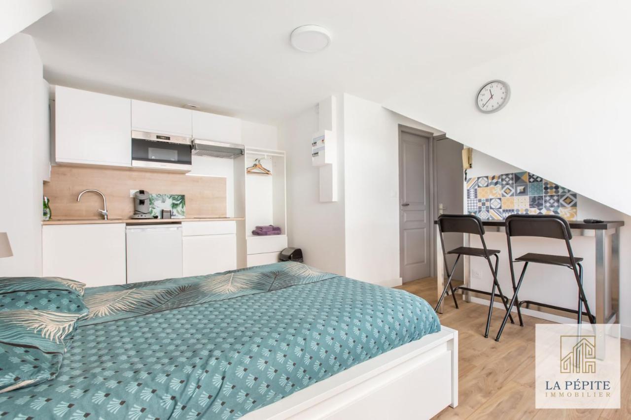 Residence Pasteur Valenciennes Bagian luar foto